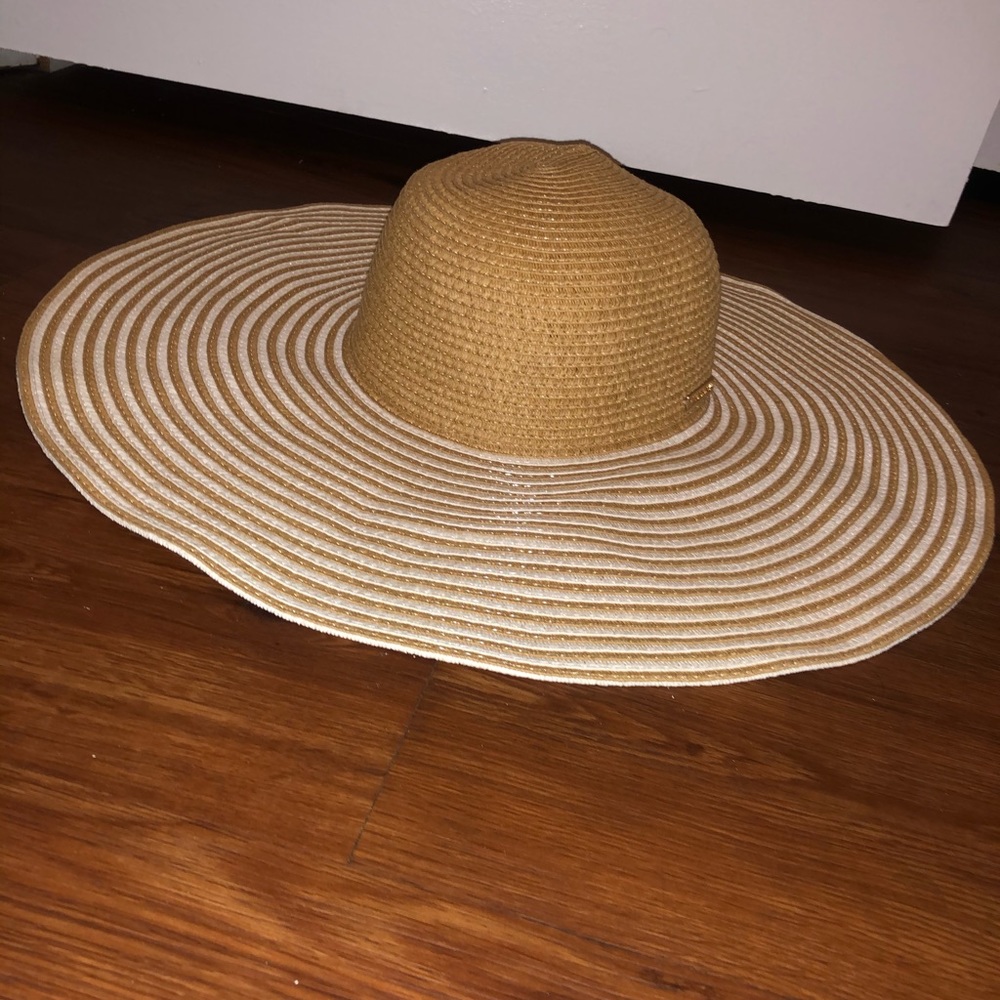 chic beach hat
